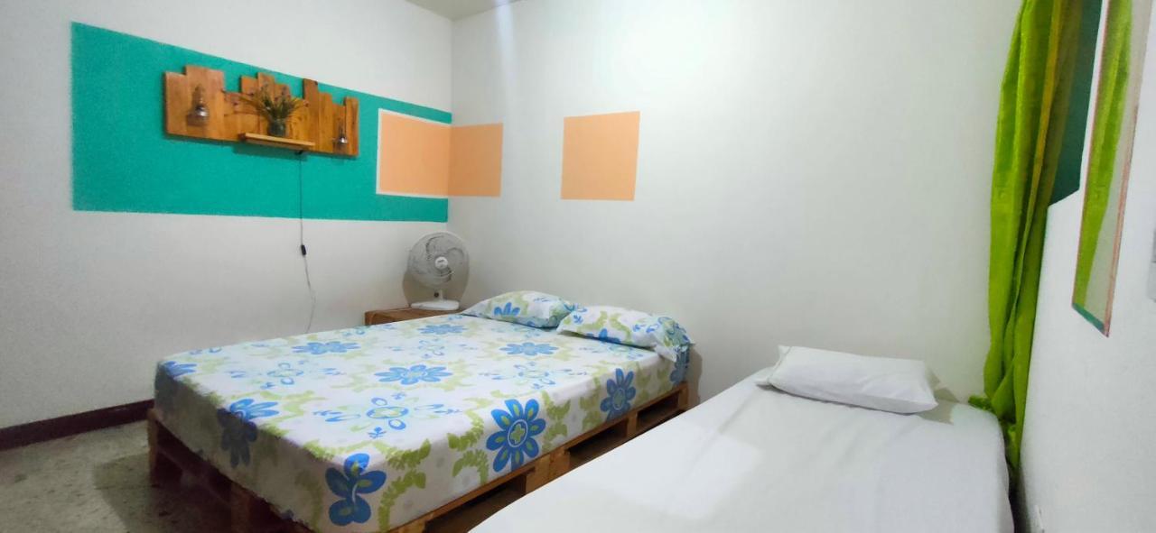 Hostal Rich Медельїн Екстер'єр фото