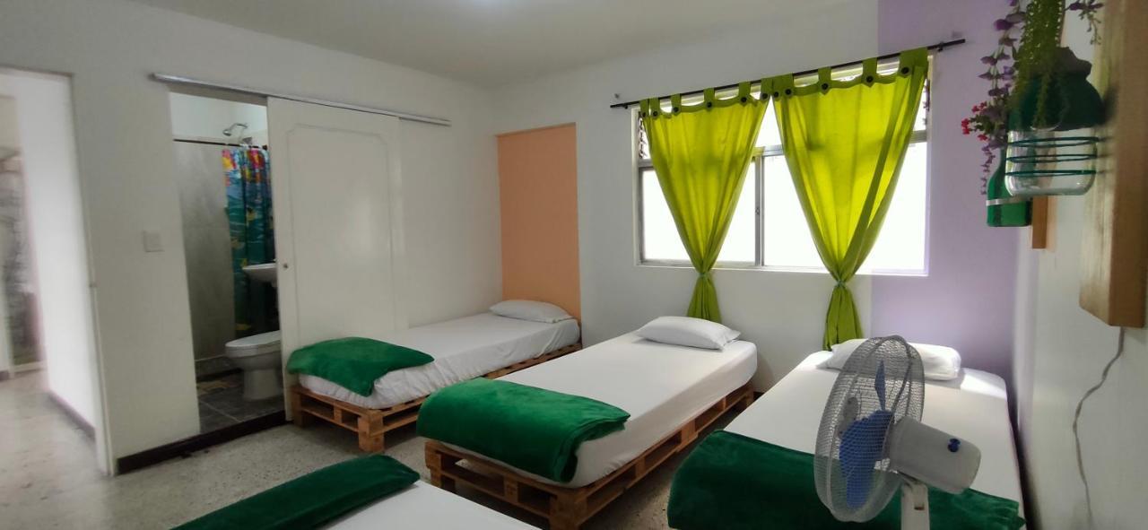 Hostal Rich Медельїн Екстер'єр фото