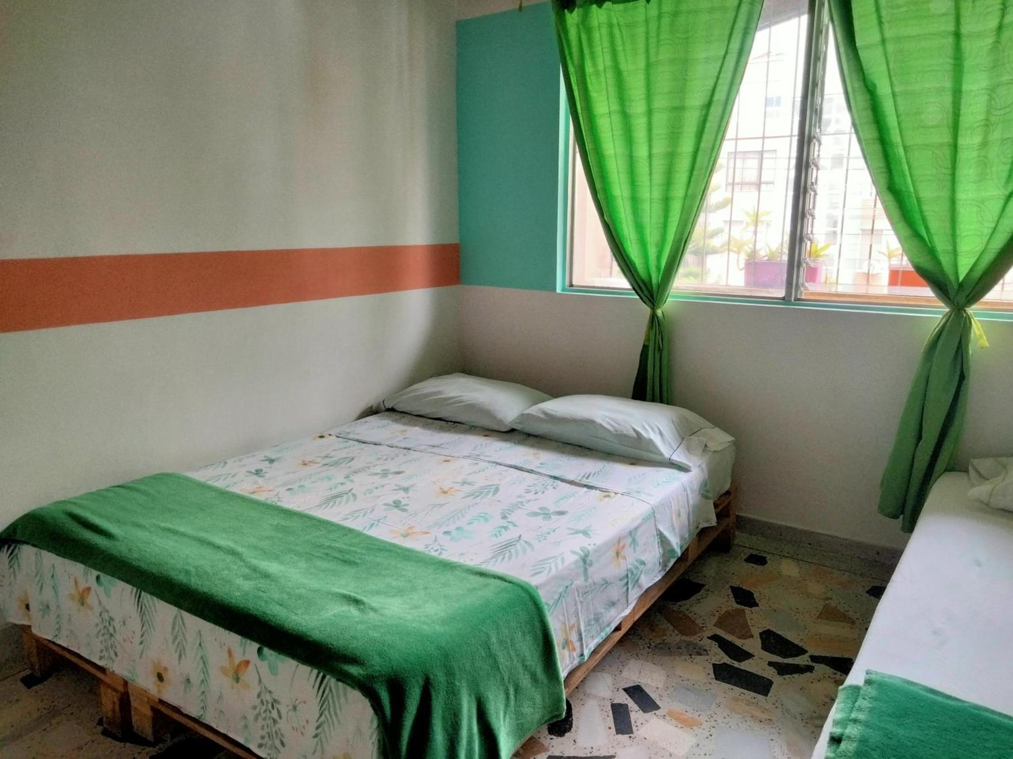Hostal Rich Медельїн Екстер'єр фото